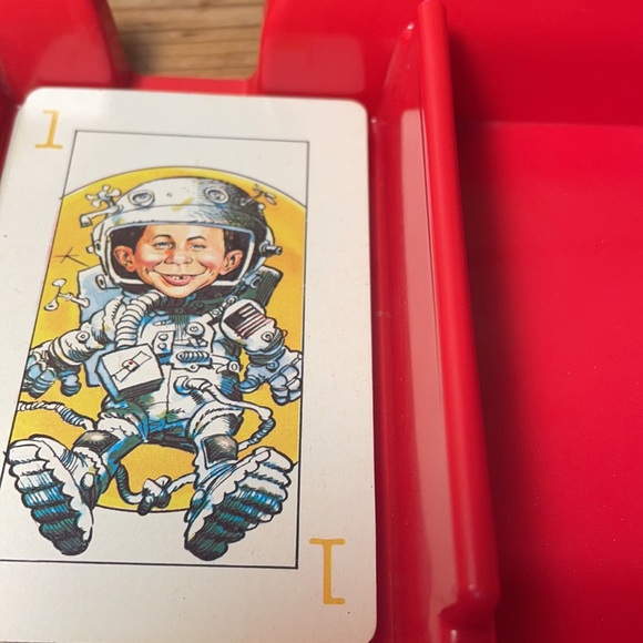 1979 Instructions to a 1980 "MAD" card game! All pieces and Madness Included! - Picture 13 of 16